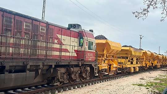 Ceylanpınar'a 15 yıl aradan sonra tren geldi