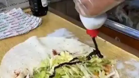 Çiğköfteye deterjan kabıyla sos döken esnafa 250 bin TL ceza: İş yeri kapatılıp kaldırıldı