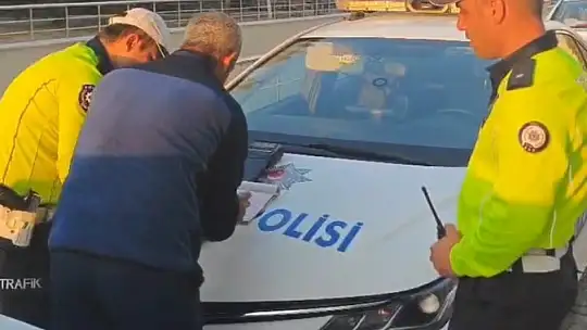 Çocuğu bagajda götürmüştü! Sürücüye adli işlem yapıldı