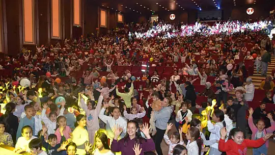 Çocuklar, Şahinbey'in Çocuk Şenliği'nde eğlendi