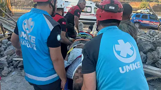 Çöken istinat duvarının altında kalan 4 işçi yaralandı
