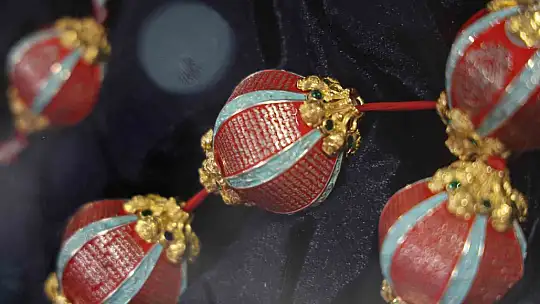 Değer biçilemiyor: Kur'an-ı Kerim'in 604 sayfası tespihe nakşedildi