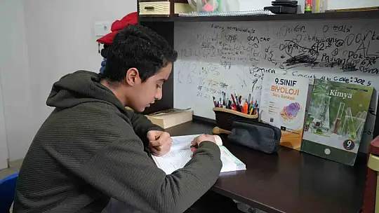 Depremde 6 kişilik aileden sadece o hayatta kaldı