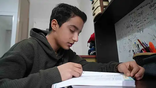 Depremde 6 kişilik aileden sadece o hayatta kaldı