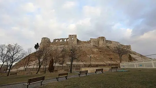 Depremde ağır hasar alan Gaziantep Kalesi'nin restorasyonu tamamlandı