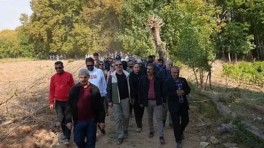 Depremzede öğretmenler doğa yürüyüşünde bir araya geldi