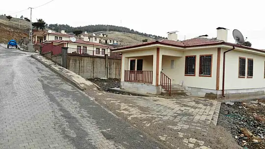 Depremzede vatandaş:  'Babamızın yapmadığını devletimiz yaptı'