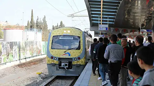 Depremzedeler için toplu taşıma desteği sürdürülecek