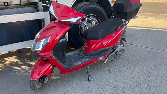 Devrilen elektrikli bisikletin sürücüsü yaralandı