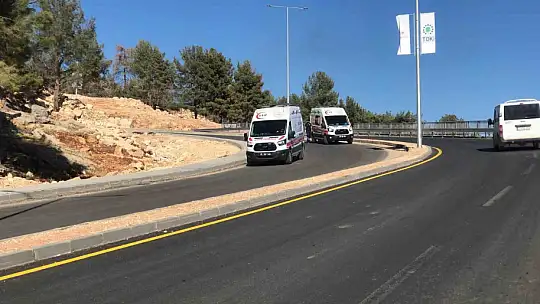 Devrilen motosikletteki 2 kişi yaralandı