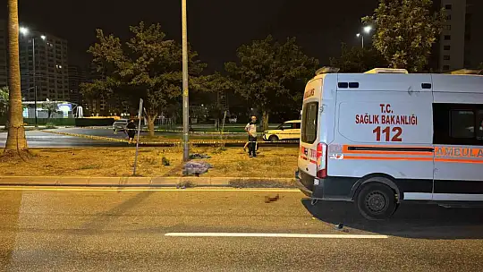 Devrilen motosikletteki genç hayatını kaybetti