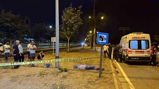 Devrilen motosikletteki genç hayatını kaybetti