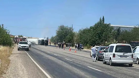 Devrilen tırda yangın çıktı
