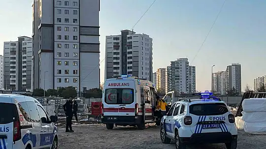 13'üncü kattan düşen işçi hayatını kaybetti, yakınları sinir krizi geçirdi
