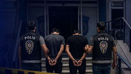 Diyarbakır'da diş kliniğine silahlı saldırıyla ilgili 2 şüpheli tutuklandı