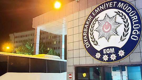 Diyarbakır'da dört mahallede özel harekat polisi destekli