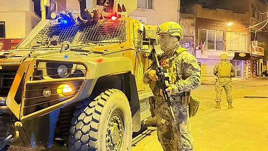 Diyarbakır'da dört mahallede özel harekat polisi destekli
