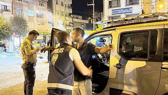 Diyarbakır'da dört mahallede özel harekat polisi destekli