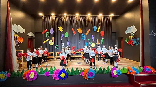 Doğa Koleji'nde 1. sınıflar için okuma bayramı ve yılsonu etkinliği düzenlendi