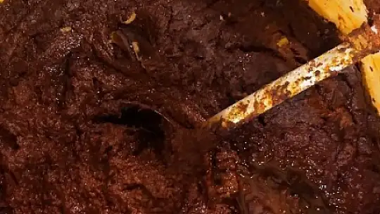 Dönerciden kurtlu salça ve turşu çıktı