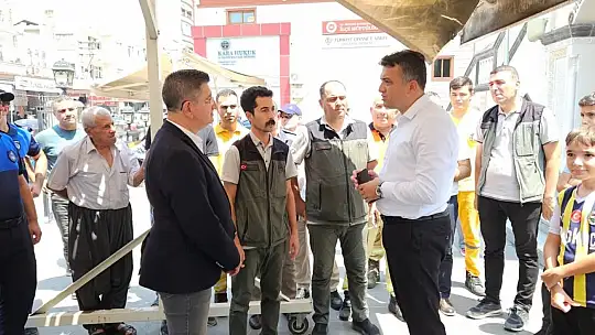 Dörtyol'da orman yangınında şehit düşen kahramanlar için helva dağıtıldı