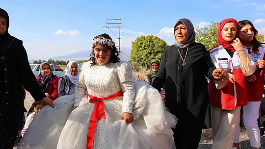 Down sendromlu Melek'in gelinlik hayali gerçek oldu