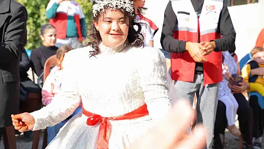 Down sendromlu Melek'in gelinlik hayali gerçek oldu