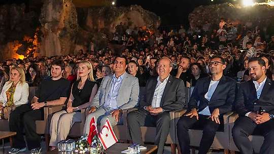 Dülük'te tarih, sanat ve mutluluk dolu bir gece