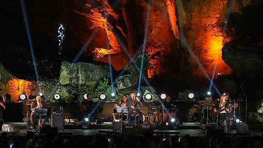 Dülük'te tarih, sanat ve mutluluk dolu bir gece