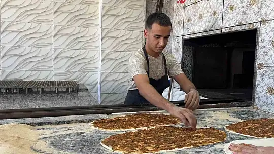 Ehliyet başvurusu yaptığında yatalak hasta olduğunu öğrendi