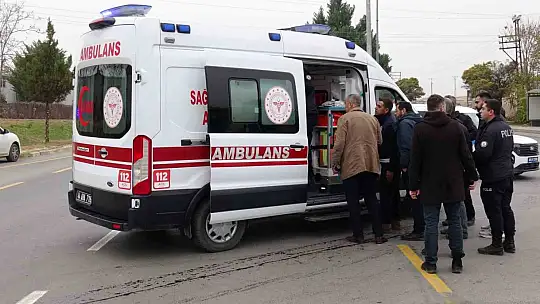 Ekip aracında fenalaşan polis memuru hastaneye kaldırıldı