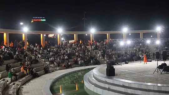Elazığ Belediyesi yaz etkinliklerinde Evin Gençero sahne aldı
