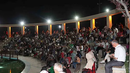 Elazığ Belediyesi yaz etkinliklerinde Evin Gençero sahne aldı