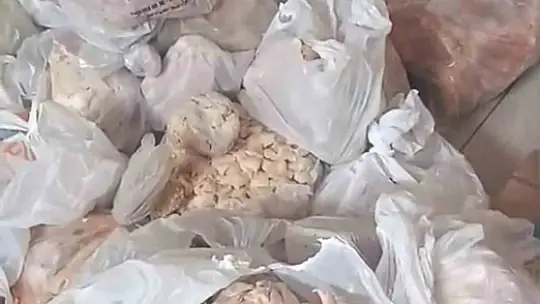 Elazığ'da 345 kilo küflenmiş tavuk ele geçirildi