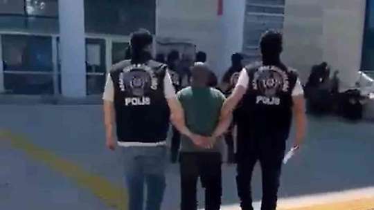 Elazığ'da 7 milyon liralık ziynet eşyası çalan 4 şüpheli tutuklandı
