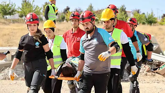 Elazığ'da afet tatbikatı: Palu'da deprem senaryosu canlandırıldı