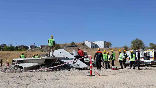 Elazığ'da afet tatbikatı: Palu'da deprem senaryosu canlandırıldı
