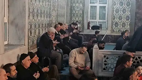 Elazığ'da Berat Kandili'nde camiler doldu taştı