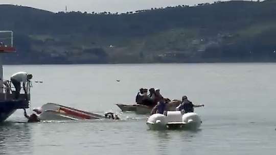 Elazığ'da deniz bisikleti devrildi: 2 kişi kurtarıldı