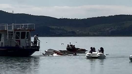 Elazığ'da deniz bisikleti devrildi: 2 kişi kurtarıldı
