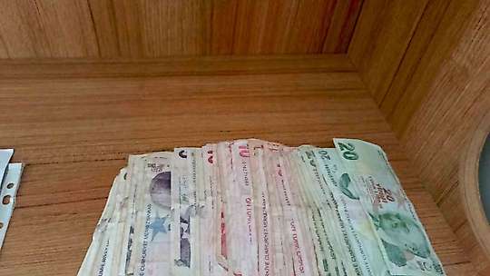 Elazığ'da dilencinin 'bebek arabası' hilesi zabıtaya takıldı