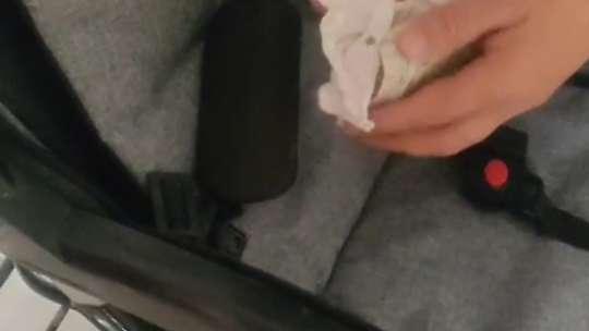 Elazığ'da dilencinin 'bebek arabası' hilesi zabıtaya takıldı