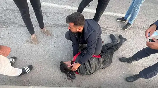 Elazığ'da hafif ticari araç ile motosiklet çarpıştı: 1 yaralı