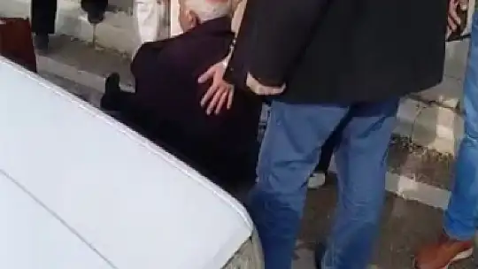 Elazığ'da otomobilin çarptığı yaşlı adam yaralandı