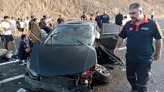 Elazığ'da otomobiller çarpıştı: 1'i ağır 6 yaralı