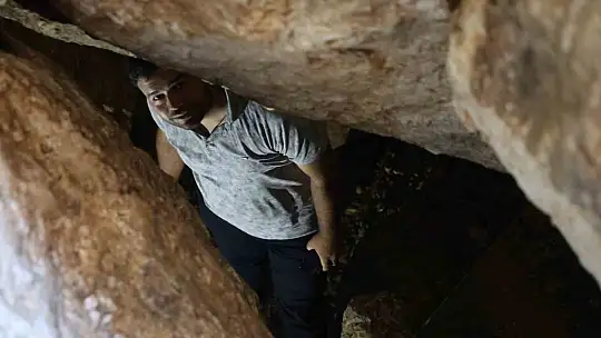 Elazığ'da sıcaktan bunalanlar 'Buzluk Mağarasına' akın etti