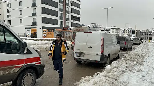 Elazığ'da sitede doğal gaz zehirlenmesi: 1'i çocuk 6 kişi hastaneye kaldırıldı