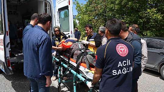 Elazığ'da trafik kazası: 2'si çocuk 5 yaralı