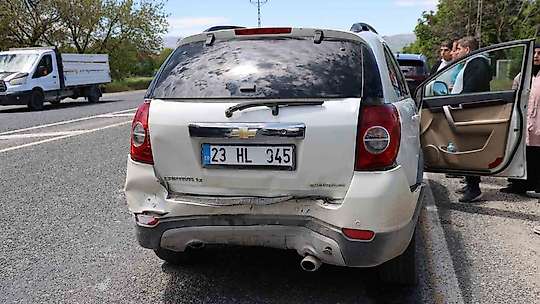 Elazığ'da trafik kazası: 2'si çocuk 5 yaralı