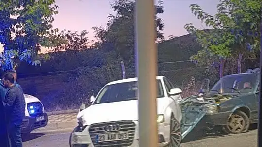 Elazığ'da trafik kazası: 2 yaralı